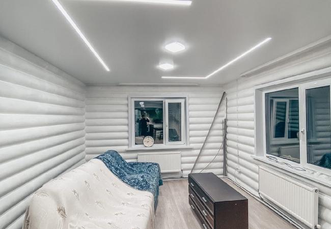 Потолок с диодными полосами в спальной в Гомеле - цена и фото