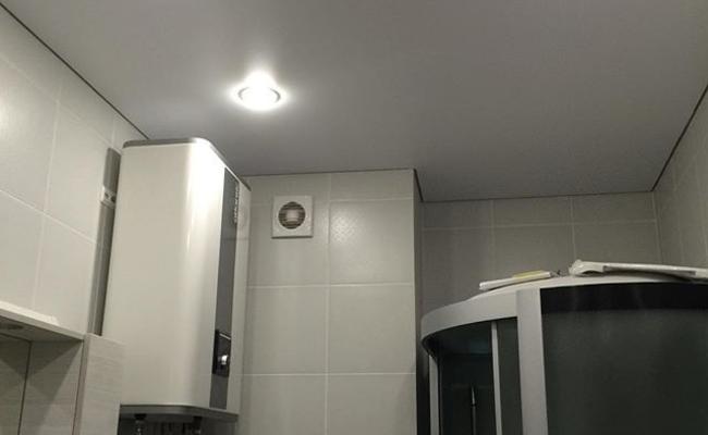 Тканевый потолок белый с подсветкой