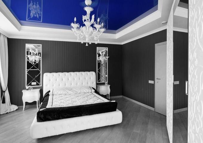 Картинка Натяжной потолок синий глянцевый спальня