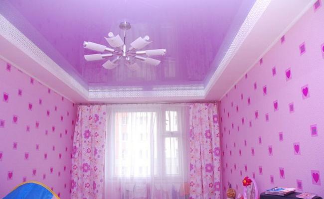 Глянцевый потолок фиолетовый в детскую