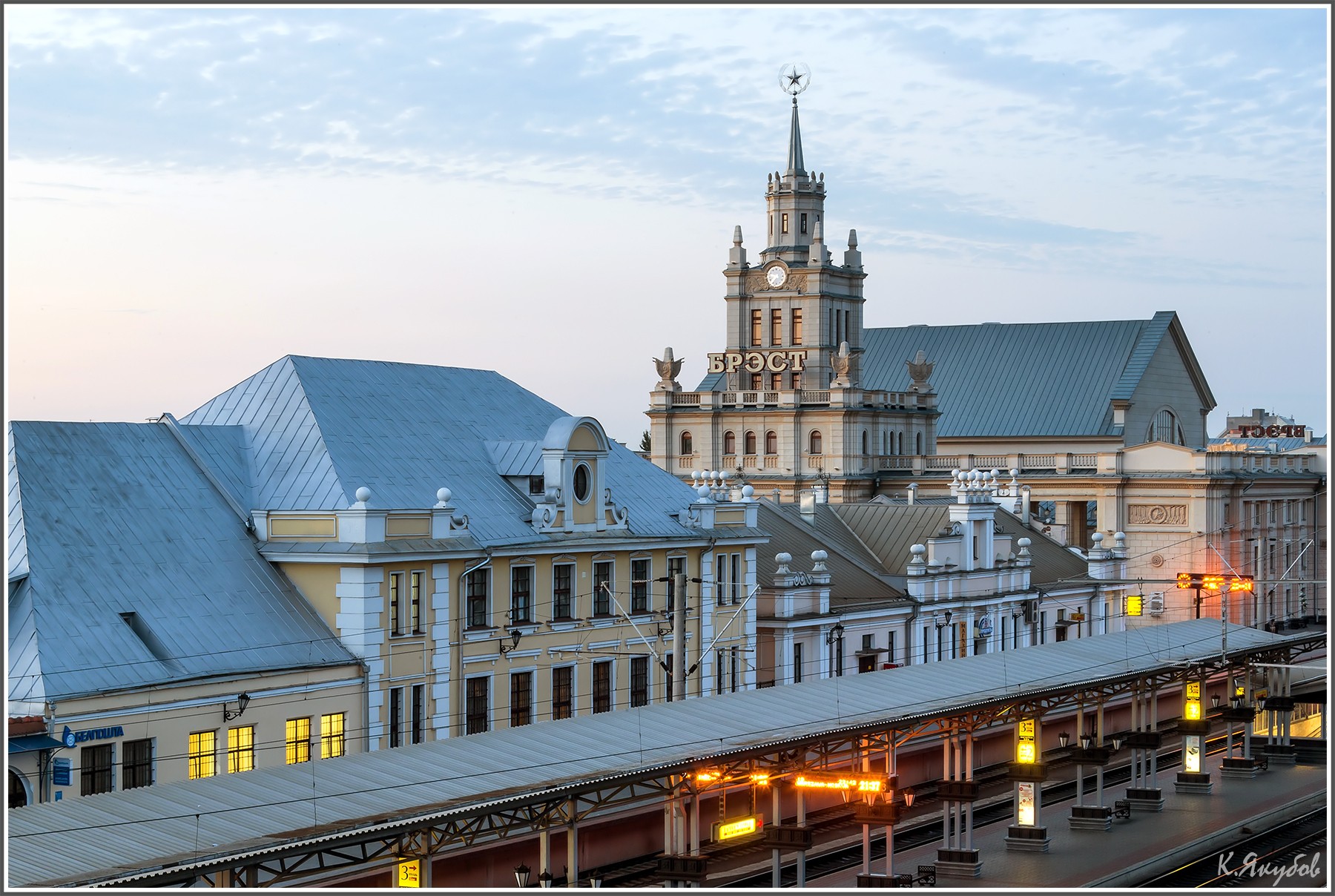 Натяжные потолки в Бресте: цены, фото, купить в рассрочку с установкой